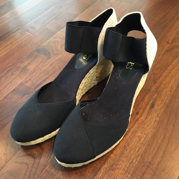 closed toe black espadrilles